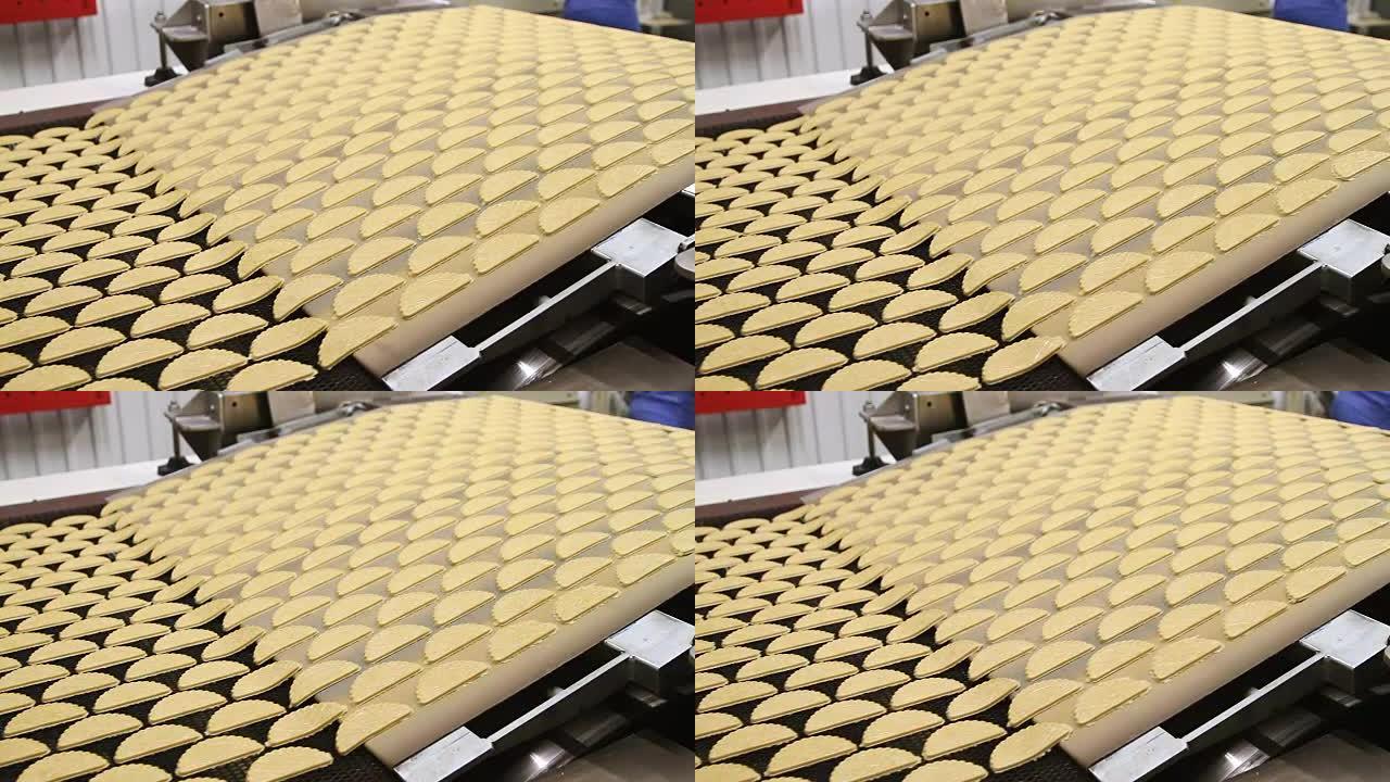 在工厂为饼干制作面团