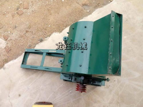 工厂供应新品土方挖斗 粉碎花生饼机